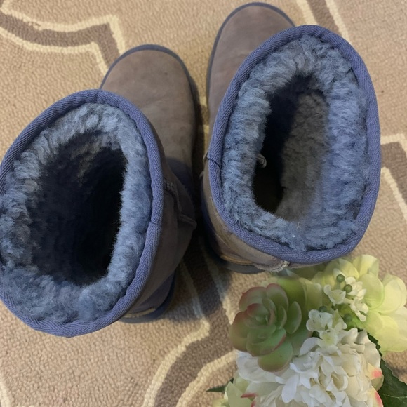 Lilac UGG boots - Picture 4 of 7